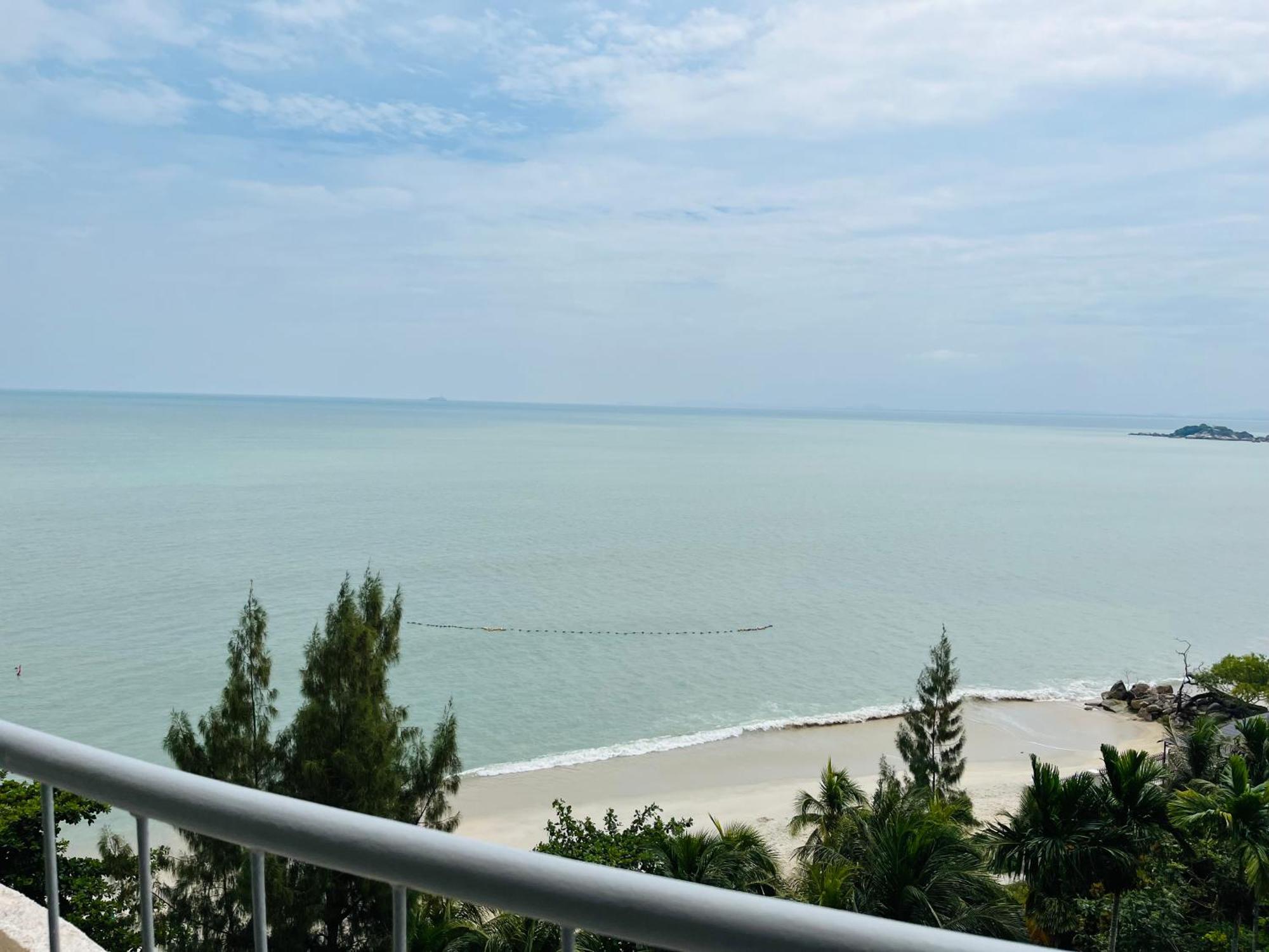 Paradise By The Sea In Penang By Veron At Rainbow Paradise Tanjung Bungah  Exterior photo