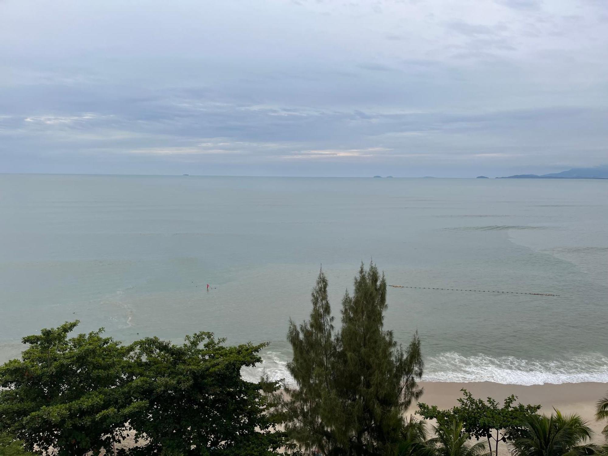 Paradise By The Sea In Penang By Veron At Rainbow Paradise Hotel Tanjung Bungah  Exterior photo