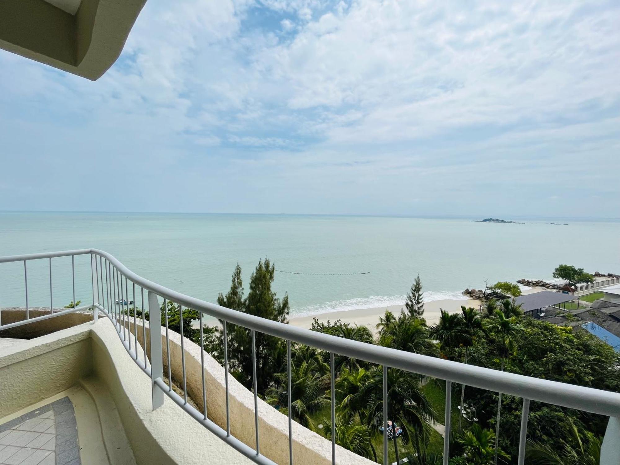 Paradise By The Sea In Penang By Veron At Rainbow Paradise Tanjung Bungah  Exterior photo