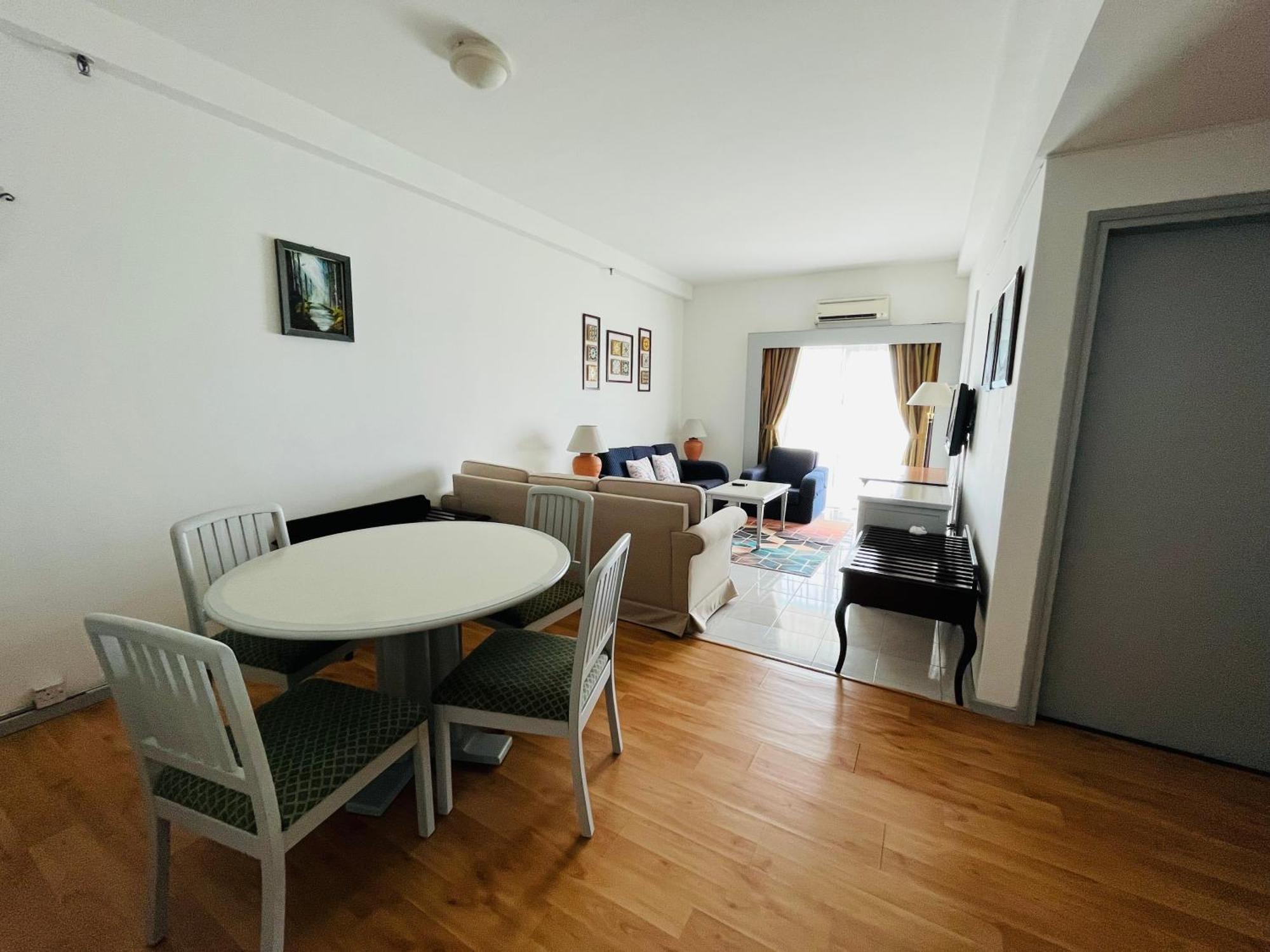 Paradise By The Sea In Penang By Veron At Rainbow Paradise Tanjung Bungah  Exterior photo