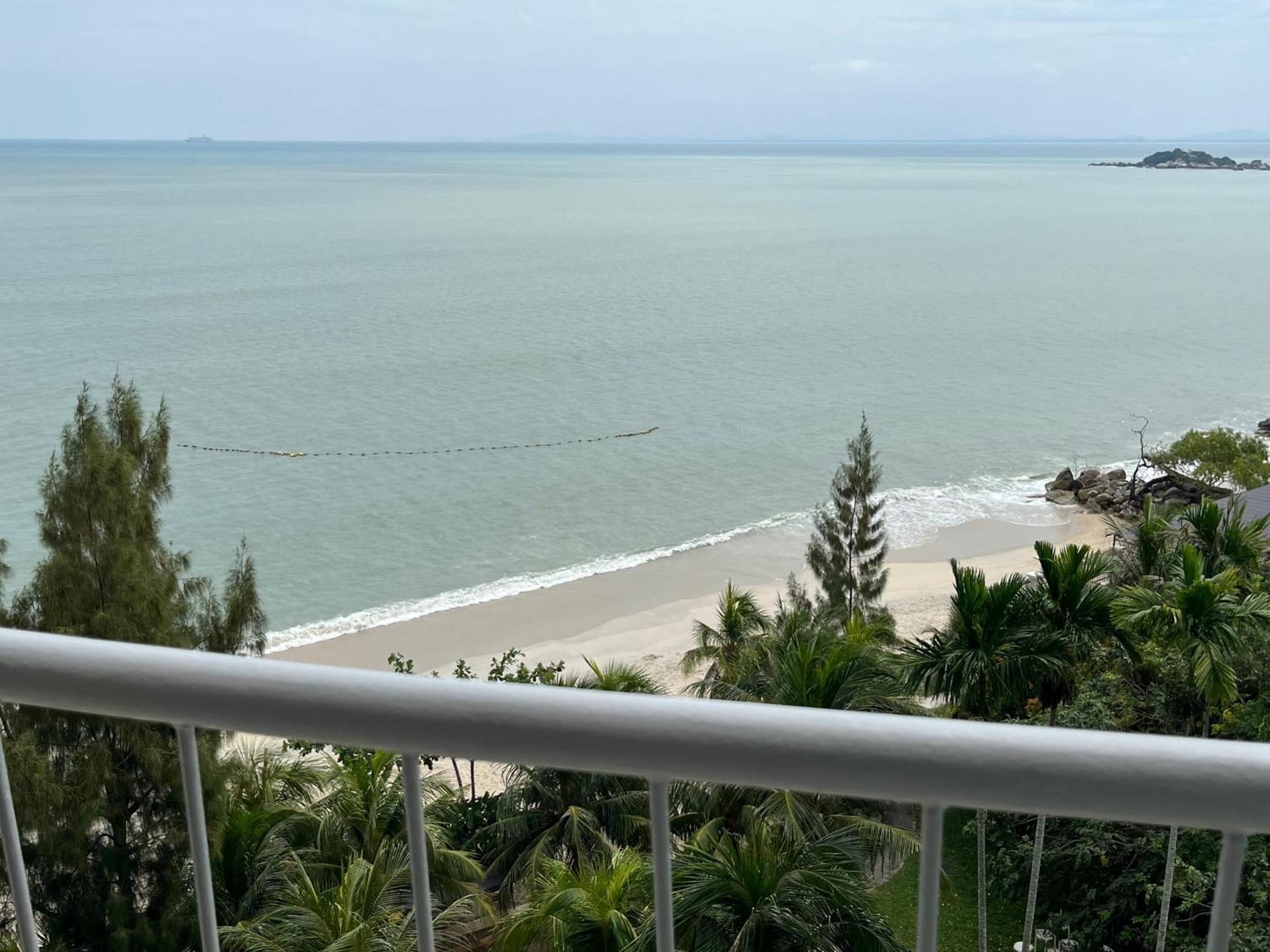 Paradise By The Sea In Penang By Veron At Rainbow Paradise Tanjung Bungah  Exterior photo